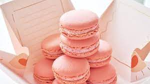 Cách làm bánh Macaroon dâu dừa dễ thương