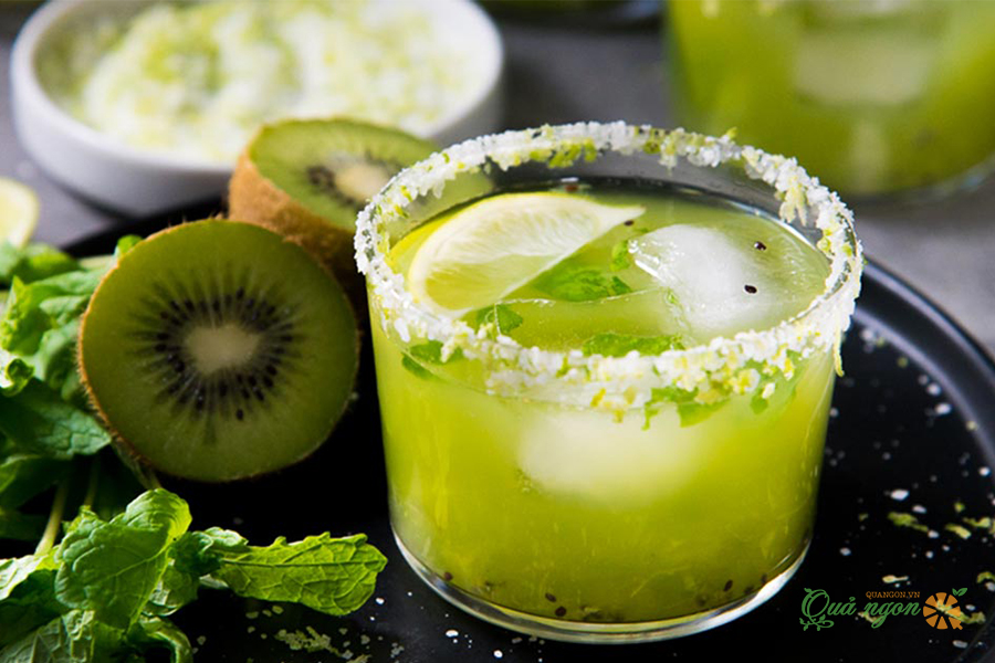 Cách làm Margaritas dâu kiwi nồng nàn