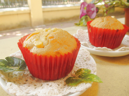 Cupcake táo đáng yêu với sốt kẹo bơ