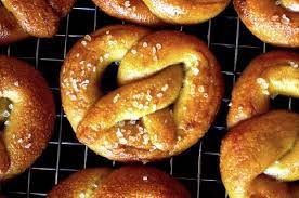 Cách làm bánh cuộn Pretzel