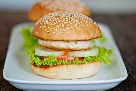 Hamburger gà nướng ngon tuyệt