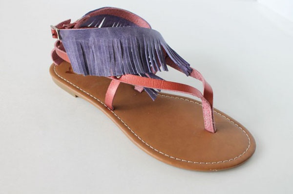 2 c&#225;ch f5 sandal như mới để l&#234;n đồ đi biển kh&#244;ng tốn tiền