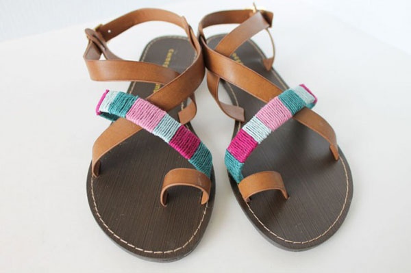 2 c&#225;ch f5 sandal như mới để l&#234;n đồ đi biển kh&#244;ng tốn tiền
