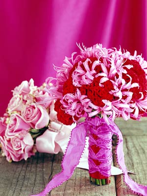C&#225;c c&#225;ch cắm hoa hồng Valentine cực đẹp cực đơn giản