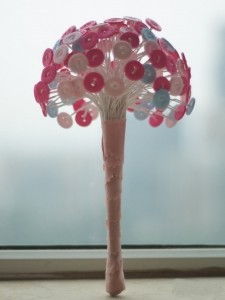 C&#225;ch l&#224;m b&#243; hoa từ c&#250;c &#225;o tặng n&#224;ng ng&#224;y Valentine