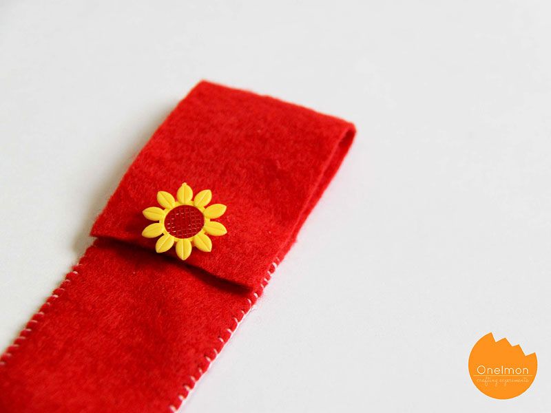 C&#225;ch l&#224;m bookmark handmade k&#232;m t&#250;i g&#224;i b&#250;t tiện lợi