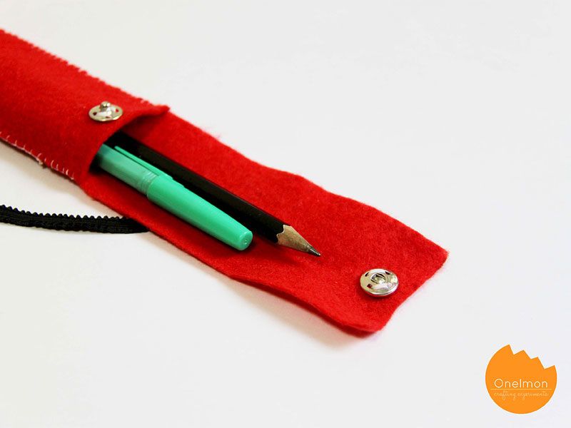 C&#225;ch l&#224;m bookmark handmade k&#232;m t&#250;i g&#224;i b&#250;t tiện lợi