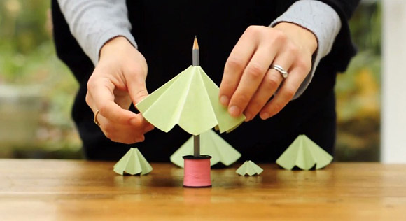 C&#225;ch l&#224;m c&#226;y th&#244;ng Noel bằng giấy dễ hơn ăn kẹo