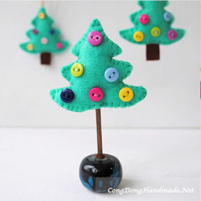 C&#225;ch l&#224;m c&#226;y th&#244;ng Noel bằng vải dạ &#39;đơn giản hơn đan rổ&#39;