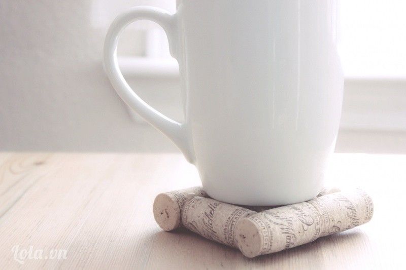 C&#225;ch l&#224;m đế l&#243;t ly đơn giản từ n&#250;t chai s&#226;m panh