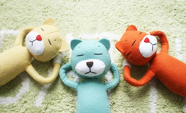 Trổ t&#224;i l&#224;m gấu b&#244;ng handmade d&#224;i tay biểu đạt cảm x&#250;c