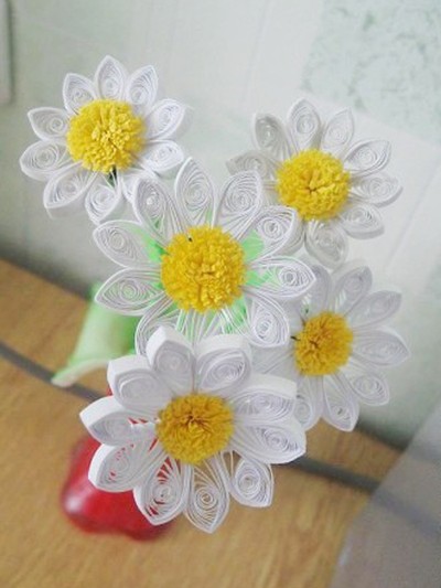 C&#225;ch l&#224;m hoa c&#250;c bằng giấy từ kỹ thuật quilling