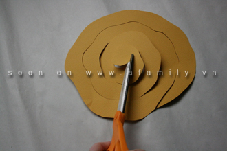 Hướng dẫn tự chế b&#236;nh hoa hồng cực đẹp từ giấy b&#236;a