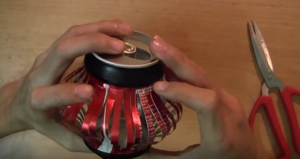Đừng bỏ lon Coca đi, h&#227;y học c&#225;ch l&#224;m lồng đ&#232;n Trung thu cho b&#233;