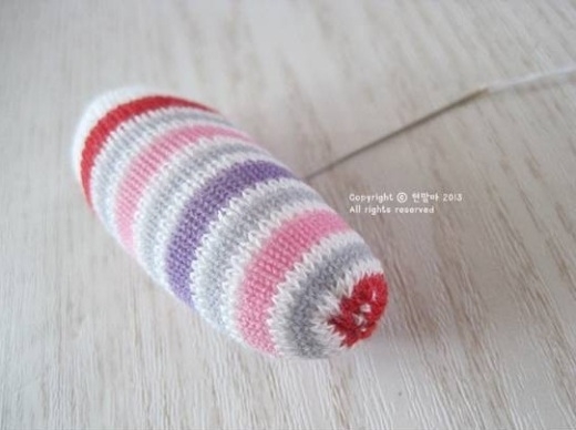 Cuối tuần mẹ chuẩn bị kim chỉ kh&#226;u ch&#250; c&#250;n b&#244;ng cho b&#233;