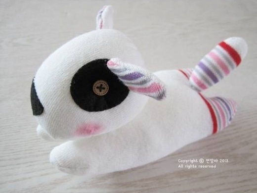 Cuối tuần mẹ chuẩn bị kim chỉ kh&#226;u ch&#250; c&#250;n b&#244;ng cho b&#233;