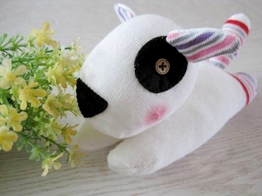 Cuối tuần mẹ chuẩn bị kim chỉ kh&#226;u ch&#250; c&#250;n b&#244;ng cho b&#233;