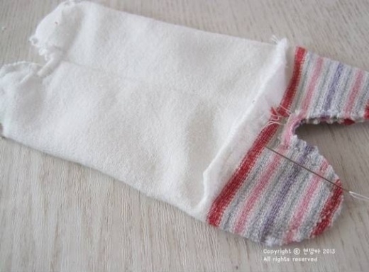 Cuối tuần mẹ chuẩn bị kim chỉ kh&#226;u ch&#250; c&#250;n b&#244;ng cho b&#233;