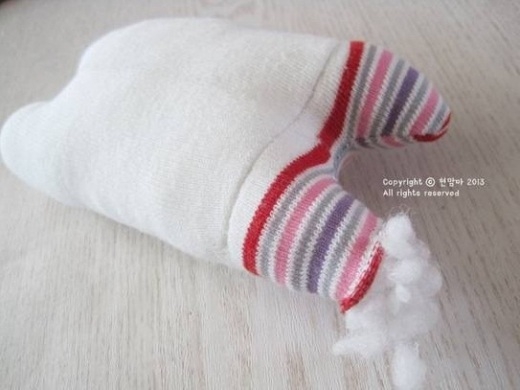 Cuối tuần mẹ chuẩn bị kim chỉ kh&#226;u ch&#250; c&#250;n b&#244;ng cho b&#233;