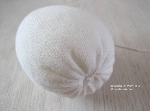 Cuối tuần mẹ chuẩn bị kim chỉ kh&#226;u ch&#250; c&#250;n b&#244;ng cho b&#233;