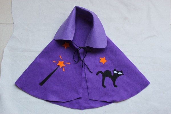 M&#225;ch mẹ c&#225;ch may &#225;o cho&#224;ng ph&#249; thủy cho b&#233; đi chơi Halloween