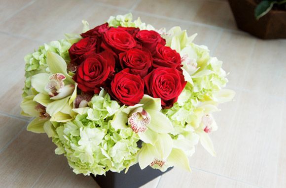 Cuối tuần học c&#225;ch cắm hoa đơn giản trang tr&#237; nh&#224;