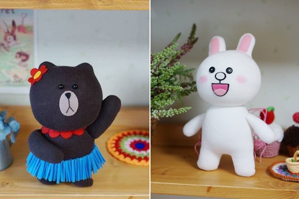 D&#249;ng tất để may cặp gấu Brown thỏ Cony cực đ&#225;ng y&#234;u