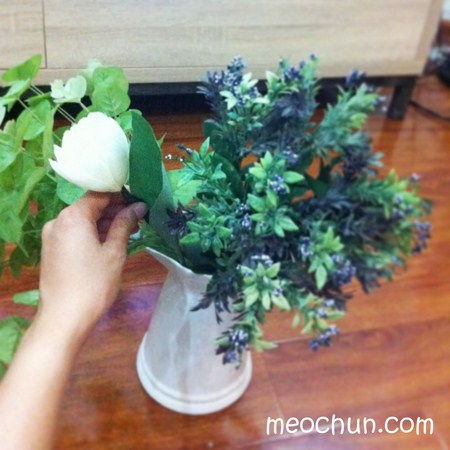 Hai c&#225;ch cắm hoa giả đơn giản m&#224; đẹp trang tr&#237; nh&#224;