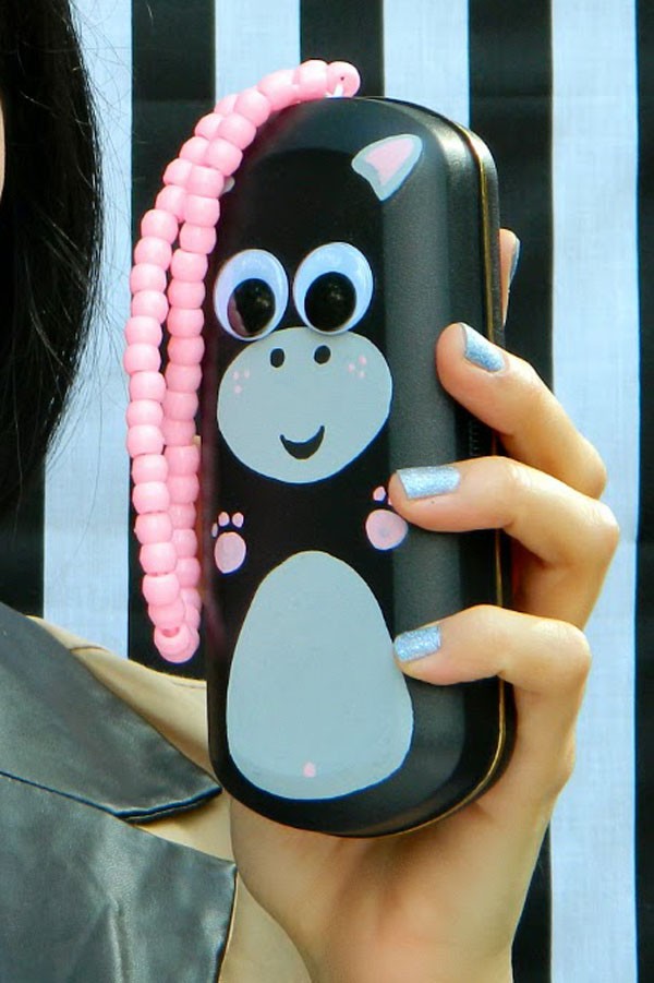 Học ngay c&#225;ch l&#224;m v&#237; cầm tay handmade từ hộp k&#237;nh tiện lợi