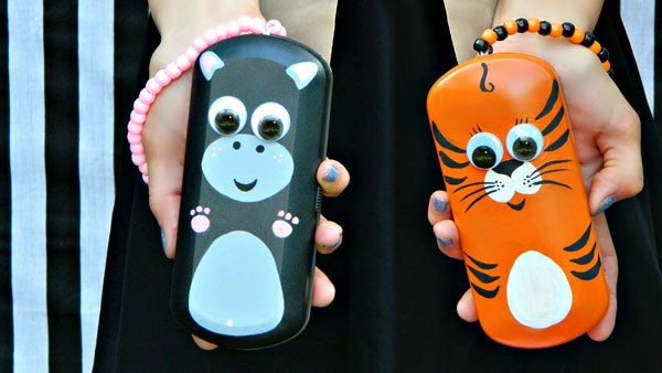 Học ngay c&#225;ch l&#224;m v&#237; cầm tay handmade từ hộp k&#237;nh tiện lợi