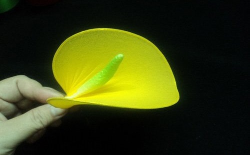 Hướng dẫn c&#225;ch l&#224;m hoa loa k&#232;n bằng vải voan đẹp