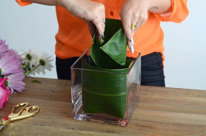 Hướng dẫn cắm hoa để b&#224;n đơn giản b&#224;y ph&#242;ng tiếp kh&#225;ch