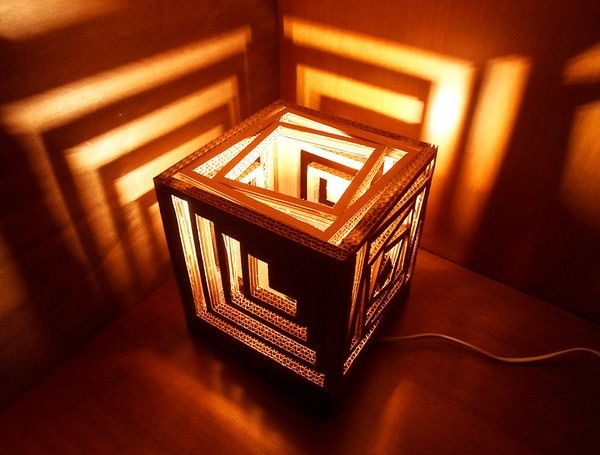 Kh&#233;o tay l&#224;m đ&#232;n ngủ h&#236;nh hộp từ b&#236;a c&#225;t- t&#244;ng rất nghệ thuật