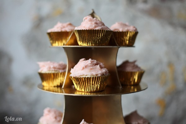 Kh&#233;o tay l&#224;m gi&#225; để b&#225;nh cupcake xinh xắn v&#224; tiện dụng