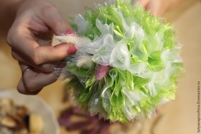 Kh&#233;o tay l&#224;m chậu hoa h&#236;nh cầu cho nh&#224; th&#234;m rực rỡ