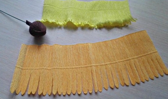 L&#224;m hoa hướng dương bằng giấy nh&#250;n khoe sắc v&#224;ng