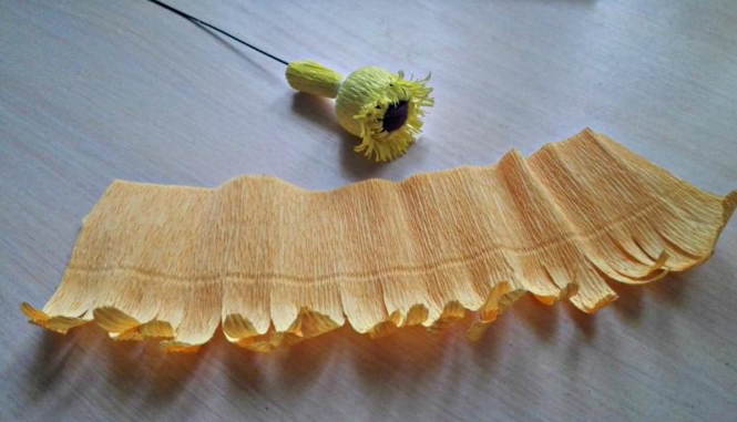 L&#224;m hoa hướng dương bằng giấy nh&#250;n khoe sắc v&#224;ng