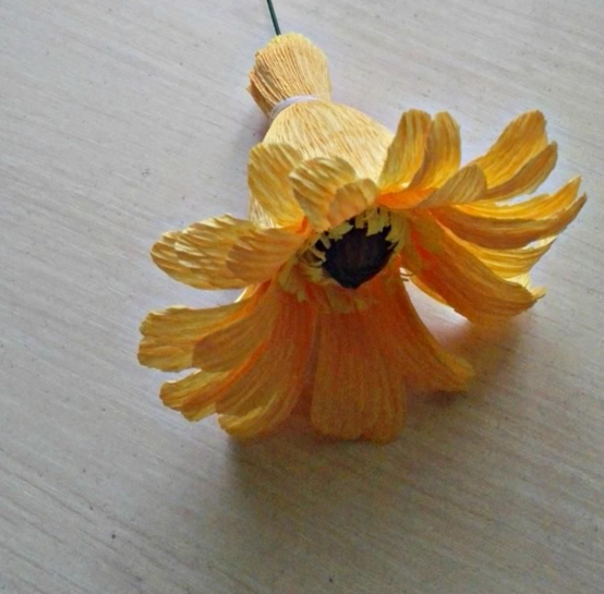 L&#224;m hoa hướng dương bằng giấy nh&#250;n khoe sắc v&#224;ng