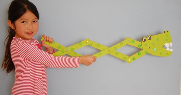 M&#225;ch mẹ c&#225;ch l&#224;m đồ chơi h&#236;nh ch&#250; c&#225; sấu cho b&#233; y&#234;u