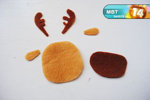 Tỉ mẩn l&#224;m chiếc tất đựng b&#250;t xinh xắn đ&#243;n Gi&#225;ng sinh