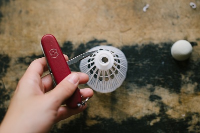 Tự l&#224;m đ&#232;n trang tr&#237; từ quả cầu l&#244;ng đẹp kh&#244;ng thể tin nổi