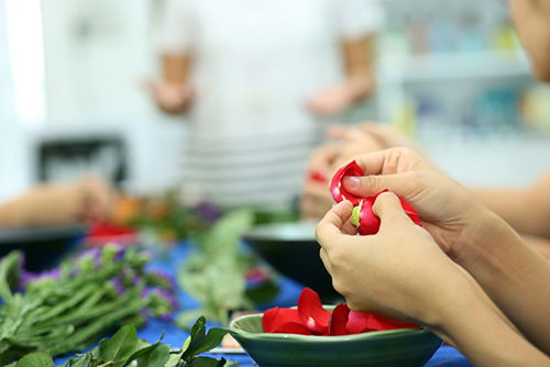 Tự l&#224;m hoa kh&#244; mang hương hoa theo v&#224;o ph&#242;ng ngủ