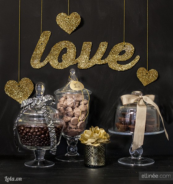 Tự tay tạo banner chữ love lấp l&#225;nh để trang tr&#237; nh&#224;