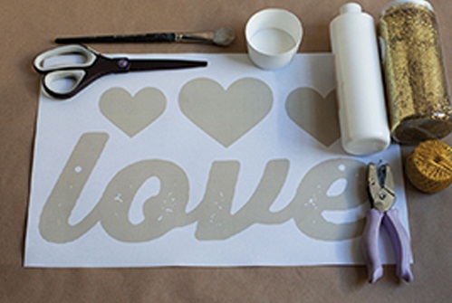 Tự tay tạo banner chữ love lấp l&#225;nh để trang tr&#237; nh&#224;