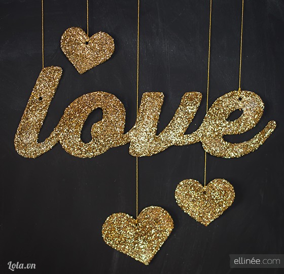 Tự tay tạo banner chữ love lấp l&#225;nh để trang tr&#237; nh&#224;
