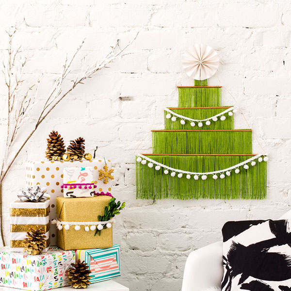 C&#225;ch l&#224;m c&#226;y th&#244;ng Noel gắn tường cho n&#224;ng vụng về