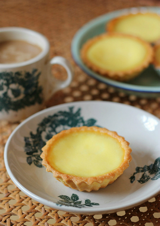 Cách làm bánh tart trứng thơm mềm, giòn rụm