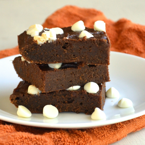 Bánh brownie sôcôla hạnh nhân