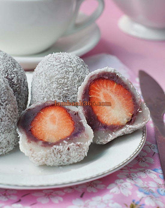 Cách làm mochi dâu tây Nhật Bản đúng điệu