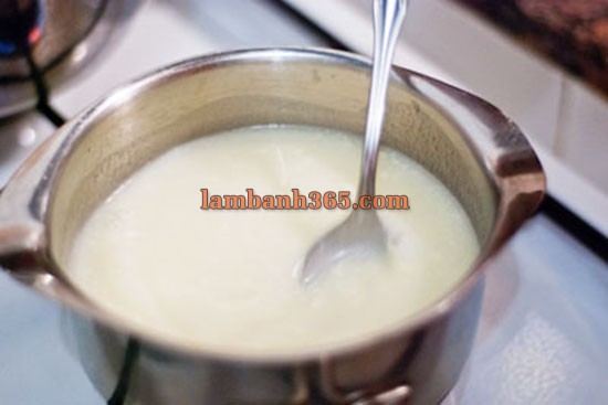 Cách làm pudding xoài mang hình trứng ốp la